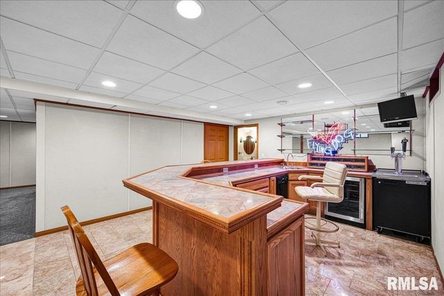 5501 N HOLLY HEDGES Court, Peoria, IL 61614