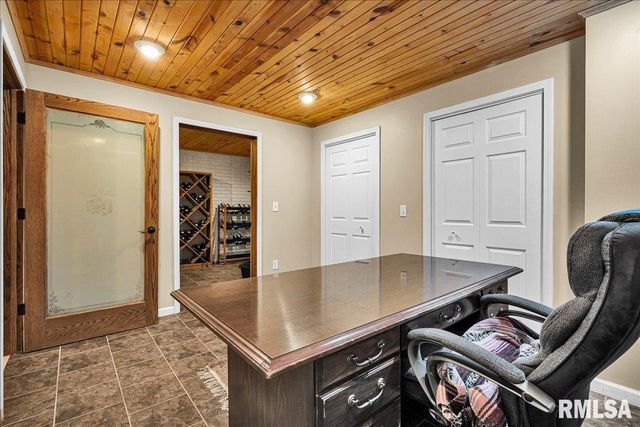 5501 N HOLLY HEDGES Court, Peoria, IL 61614