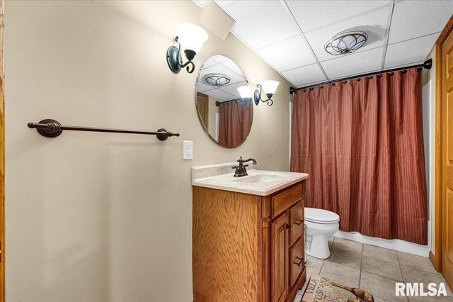 5501 N HOLLY HEDGES Court, Peoria, IL 61614