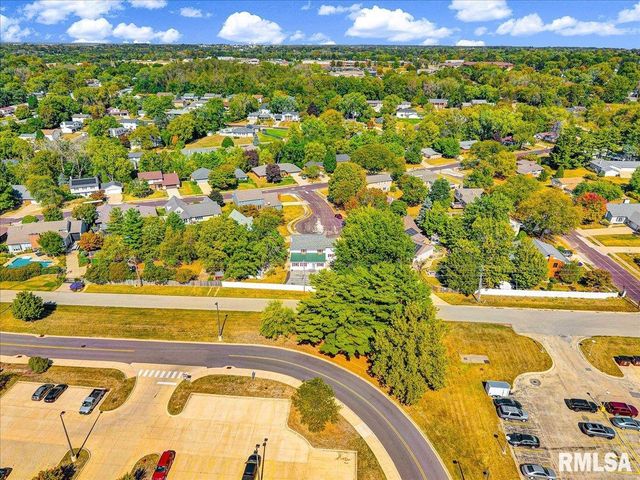 5501 N HOLLY HEDGES Court, Peoria, IL 61614