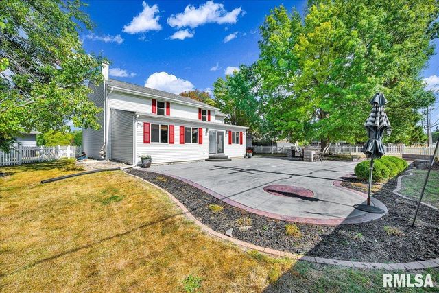 5501 N HOLLY HEDGES Court, Peoria, IL 61614