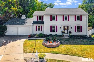 5501 N HOLLY HEDGES Court, Peoria, IL 61614