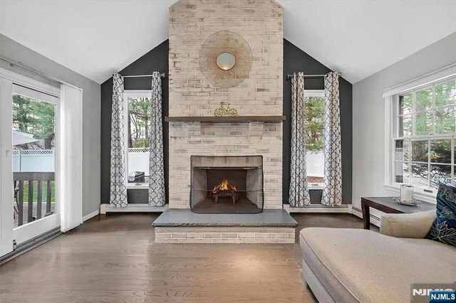 18 Stonewall Court, Mahwah, NJ 07430