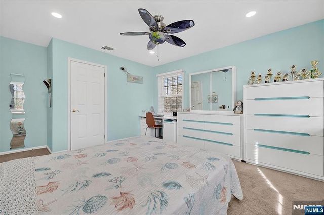 18 Stonewall Court, Mahwah, NJ 07430