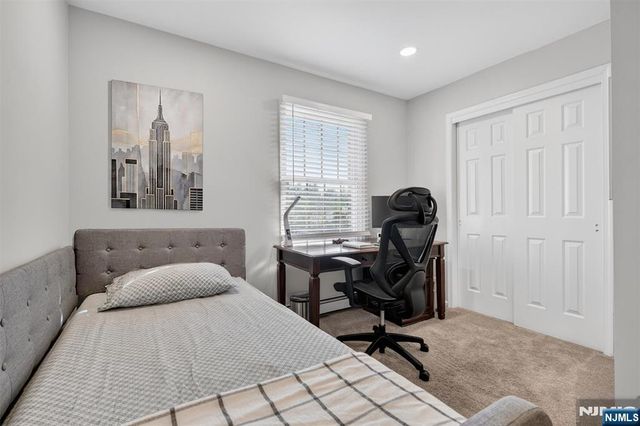 18 Stonewall Court, Mahwah, NJ 07430