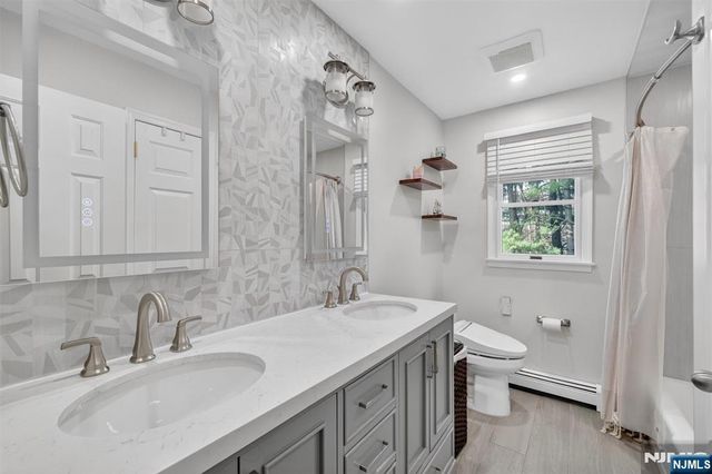 18 Stonewall Court, Mahwah, NJ 07430