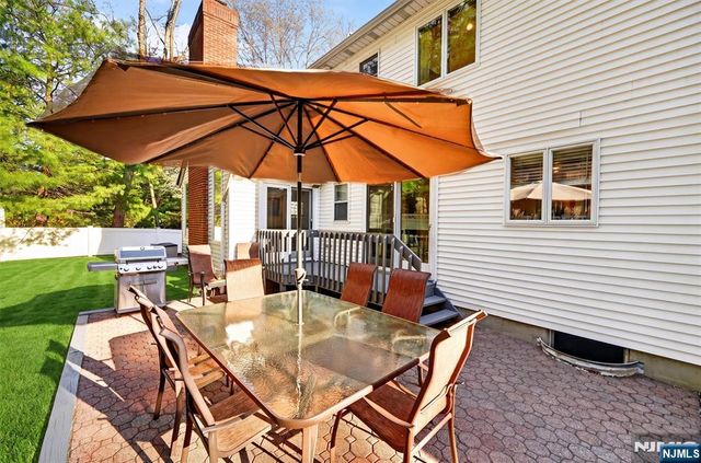 18 Stonewall Court, Mahwah, NJ 07430