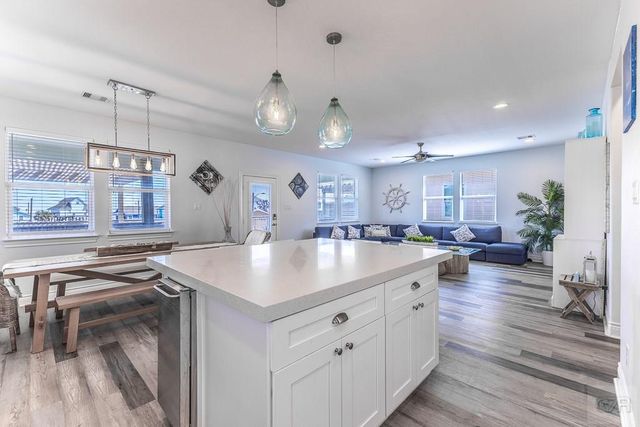 13111 Buccaneer Pkwy, Freeport, TX 77541