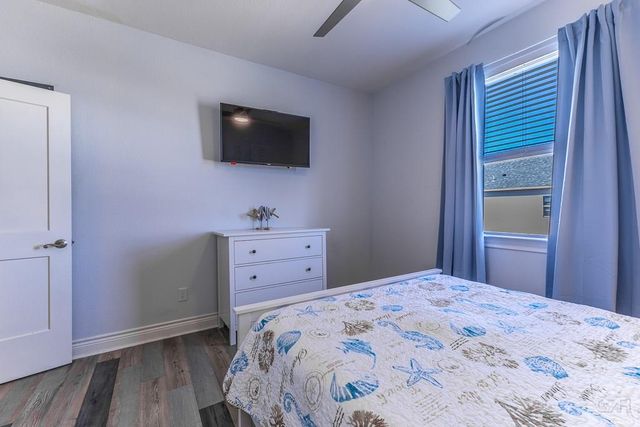 13111 Buccaneer Pkwy, Freeport, TX 77541