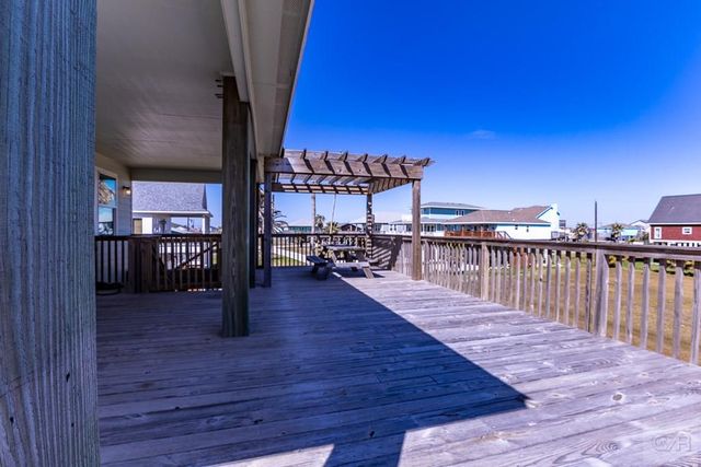 13111 Buccaneer Pkwy, Freeport, TX 77541