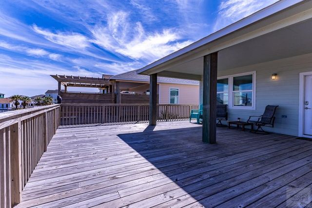 13111 Buccaneer Pkwy, Freeport, TX 77541