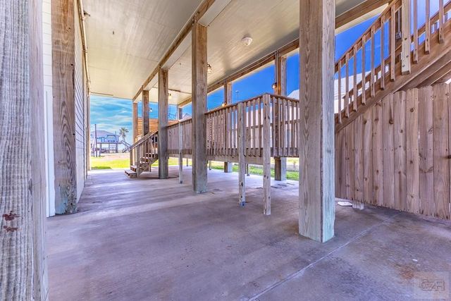 13111 Buccaneer Pkwy, Freeport, TX 77541