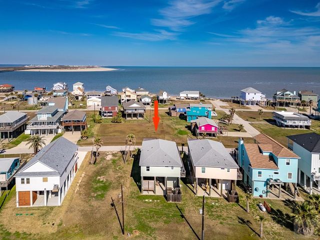 13111 Buccaneer Pkwy, Freeport, TX 77541