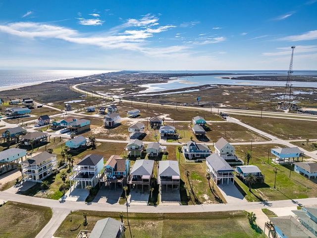 13111 Buccaneer Pkwy, Freeport, TX 77541