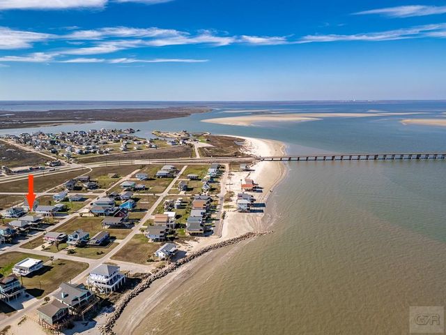 13111 Buccaneer Pkwy, Freeport, TX 77541