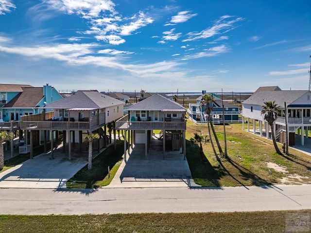 13111 Buccaneer Pkwy, Freeport, TX 77541