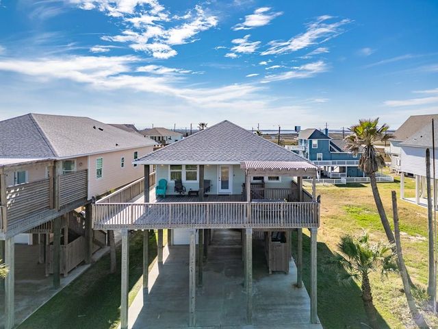 13111 Buccaneer Pkwy, Freeport, TX 77541