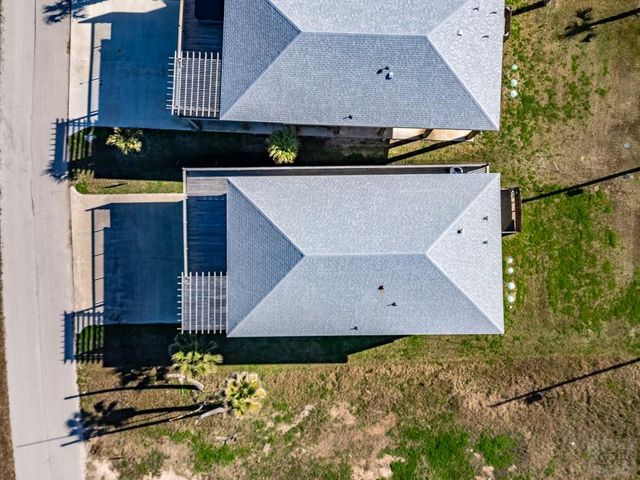 13111 Buccaneer Pkwy, Freeport, TX 77541