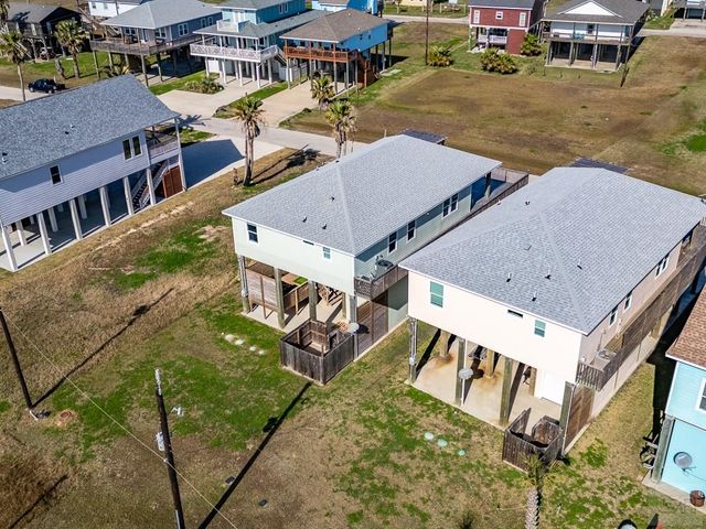 13111 Buccaneer Pkwy, Freeport, TX 77541
