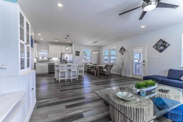 13111 Buccaneer Pkwy, Freeport, TX 77541