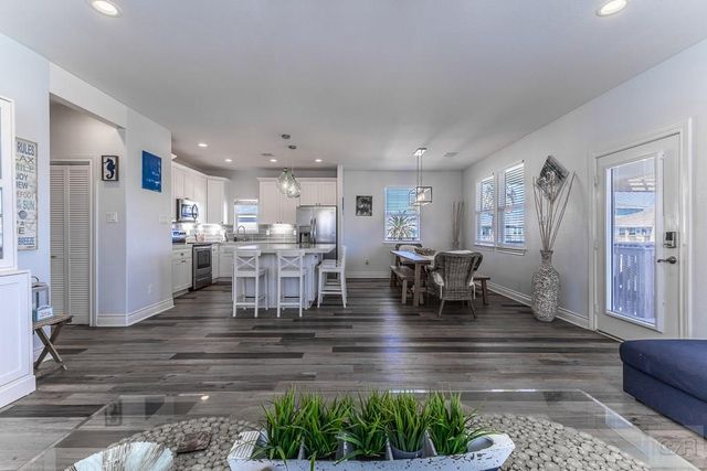 13111 Buccaneer Pkwy, Freeport, TX 77541