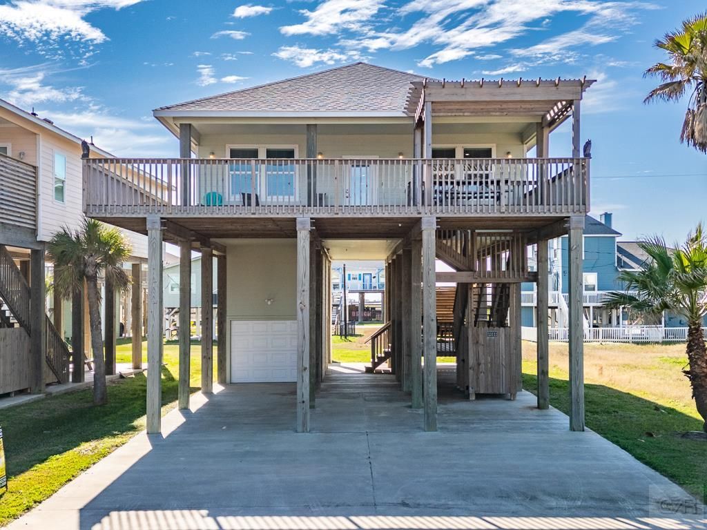 13111 Buccaneer Pkwy, Freeport, TX 77541