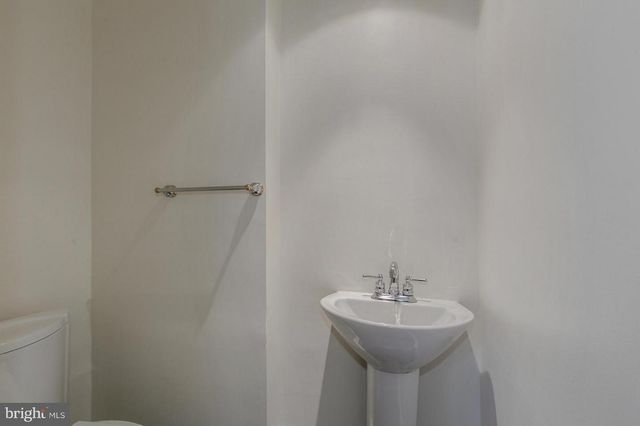 1401 35TH ST NW, Washington, DC 20007