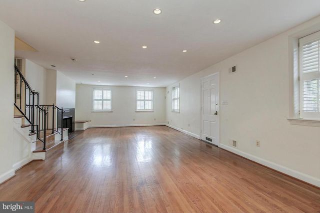 1401 35TH ST NW, Washington, DC 20007