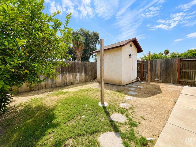 3404 Cardamon Drive, Bakersfield, CA 93309