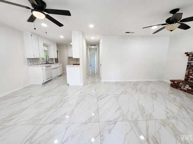 3404 Cardamon Drive, Bakersfield, CA 93309