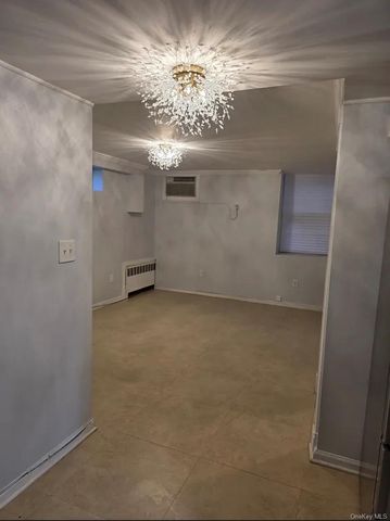 2 Hill Park Avenue 1A, Great Neck, NY 11021