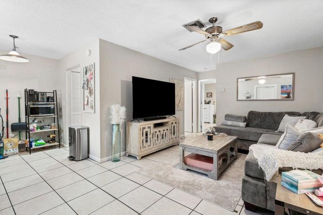 1040 Miami Boulevard 1,2,3, Delray Beach, FL 33483