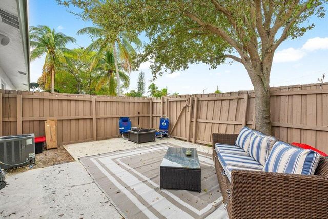 1040 Miami Boulevard 1,2,3, Delray Beach, FL 33483