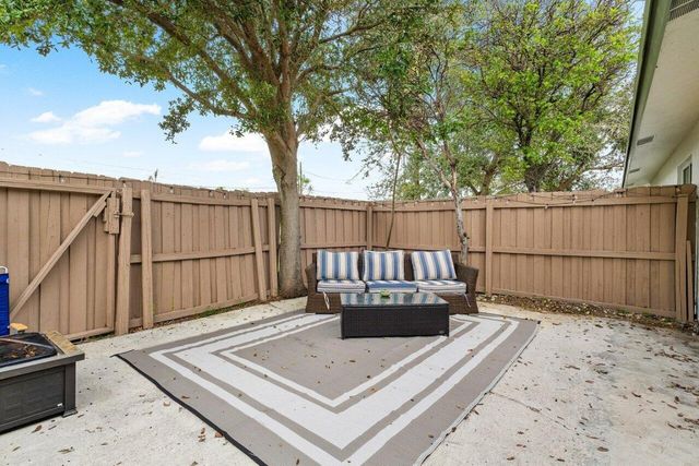 1040 Miami Boulevard 1,2,3, Delray Beach, FL 33483