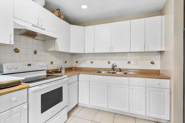 1040 Miami Boulevard 1,2,3, Delray Beach, FL 33483