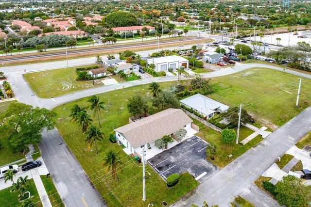1040 Miami Boulevard 1,2,3, Delray Beach, FL 33483