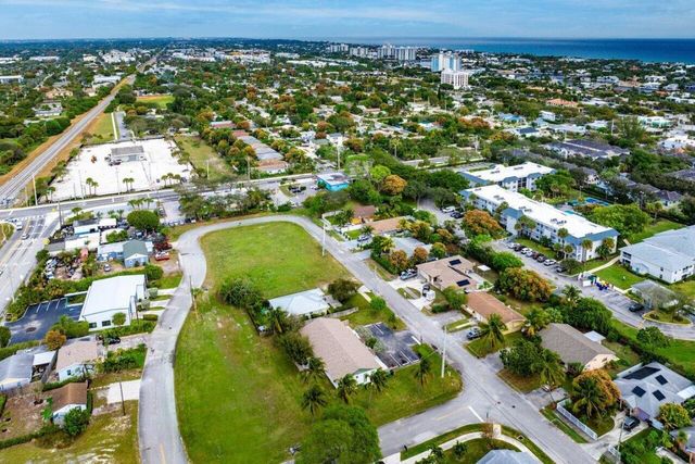 1040 Miami Boulevard 1,2,3, Delray Beach, FL 33483