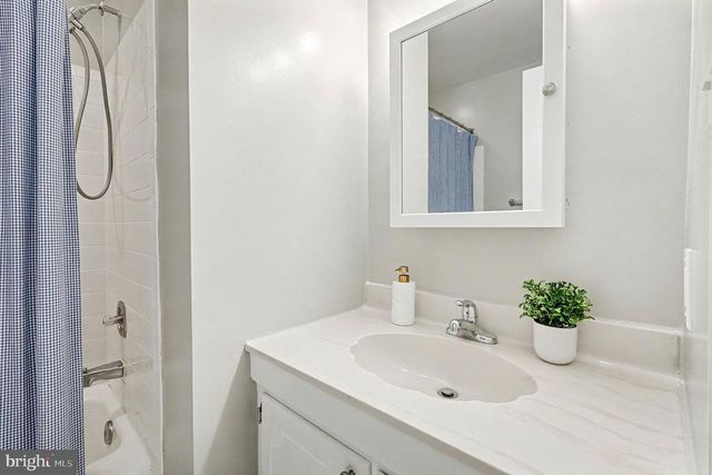 10307 EMERALD ROCK DR, Oakton, VA 22124