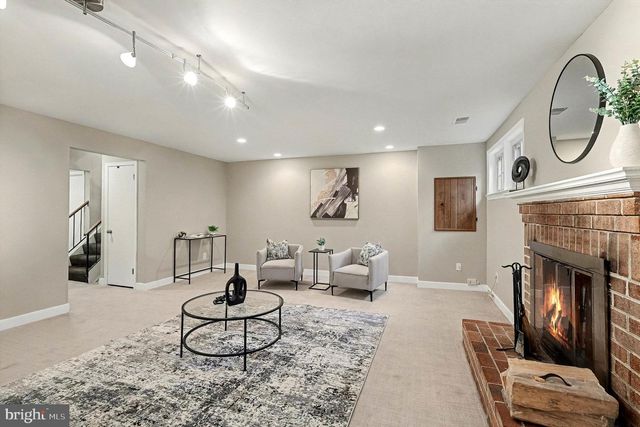 10307 EMERALD ROCK DR, Oakton, VA 22124