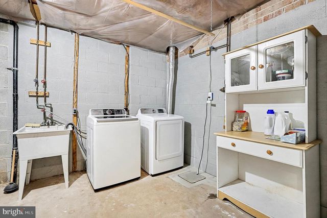 10307 EMERALD ROCK DR, Oakton, VA 22124