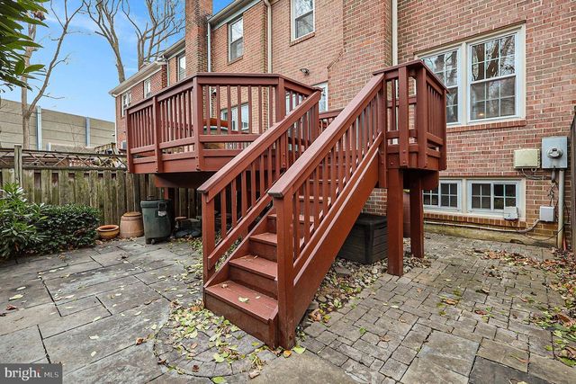 10307 EMERALD ROCK DR, Oakton, VA 22124