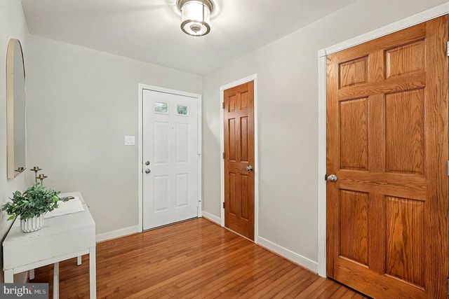 10307 EMERALD ROCK DR, Oakton, VA 22124