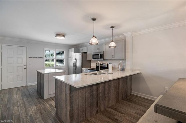 3021 Sandpiper Bay CIR E106, Naples, FL 34112