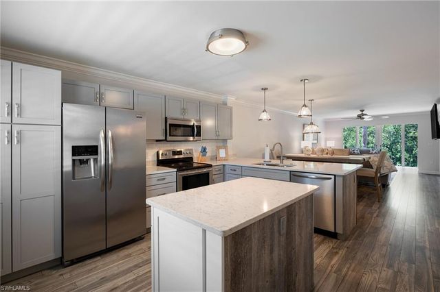 3021 Sandpiper Bay CIR E106, Naples, FL 34112