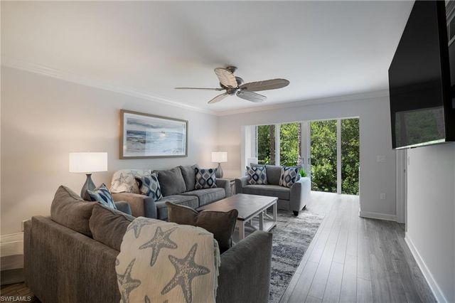 3021 Sandpiper Bay CIR E106, Naples, FL 34112
