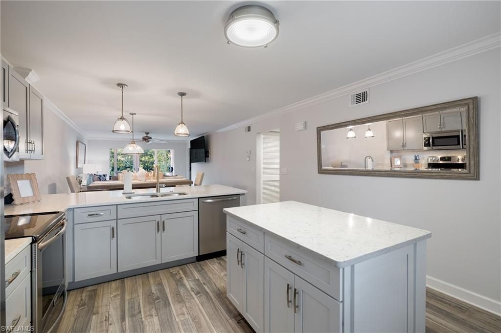 3021 Sandpiper Bay CIR E106, Naples, FL 34112