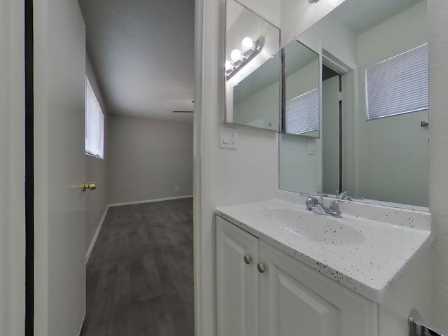 1626 W Pepper Place, Mesa, AZ 85201