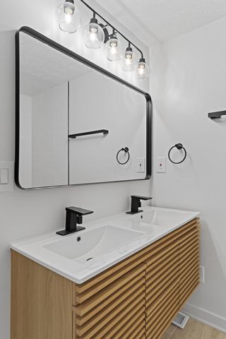 2145 Jeffey Drive, Hilliard, OH 43026