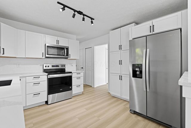 2145 Jeffey Drive, Hilliard, OH 43026