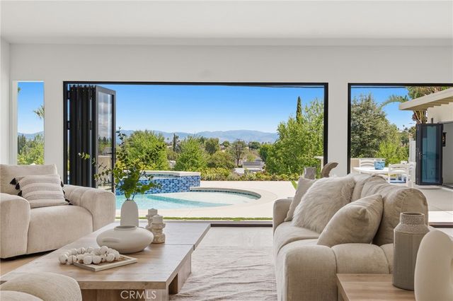 23925 Crosson Drive, Woodland Hills, CA 91367